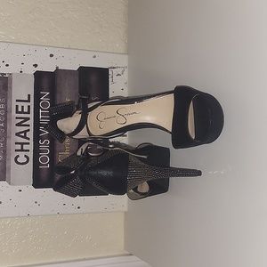 Jessica Simpson rhinestone embellished w/ bow, shiny black